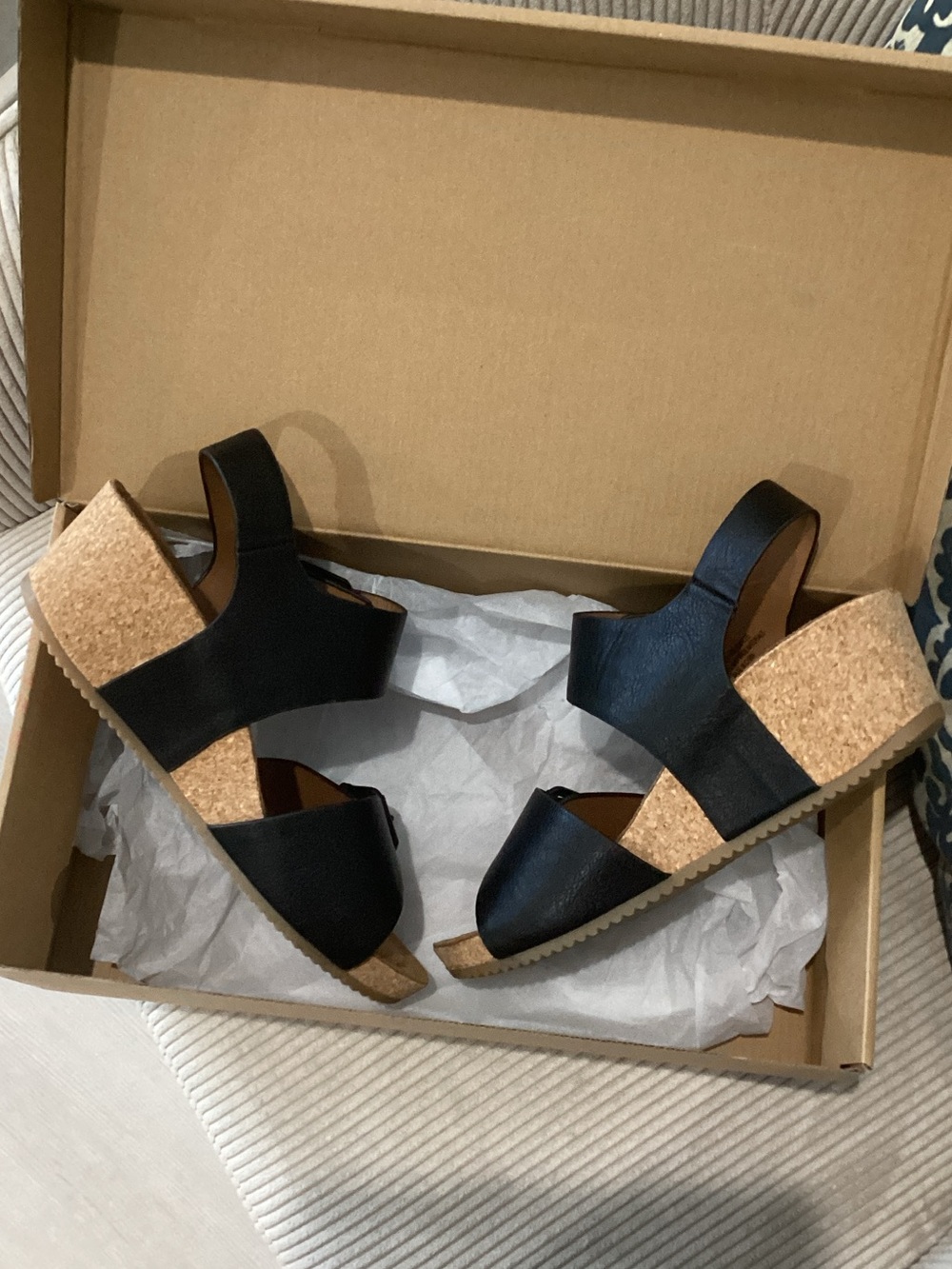 EuroSoft Black Wedge Sandals with Buckle Straps Size 9 - Picture 3 of 6